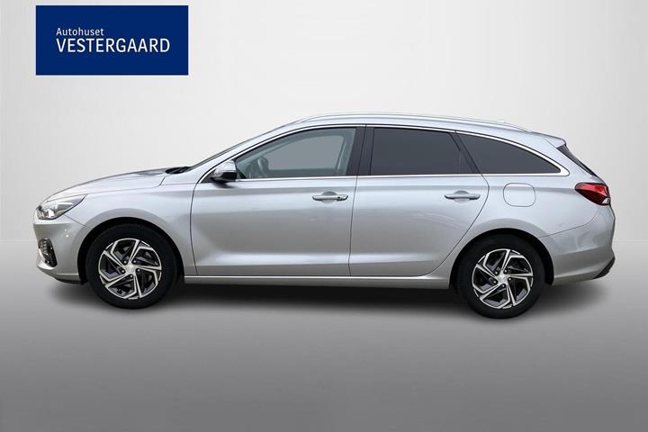 Grå Hyundai i30 fra 2022