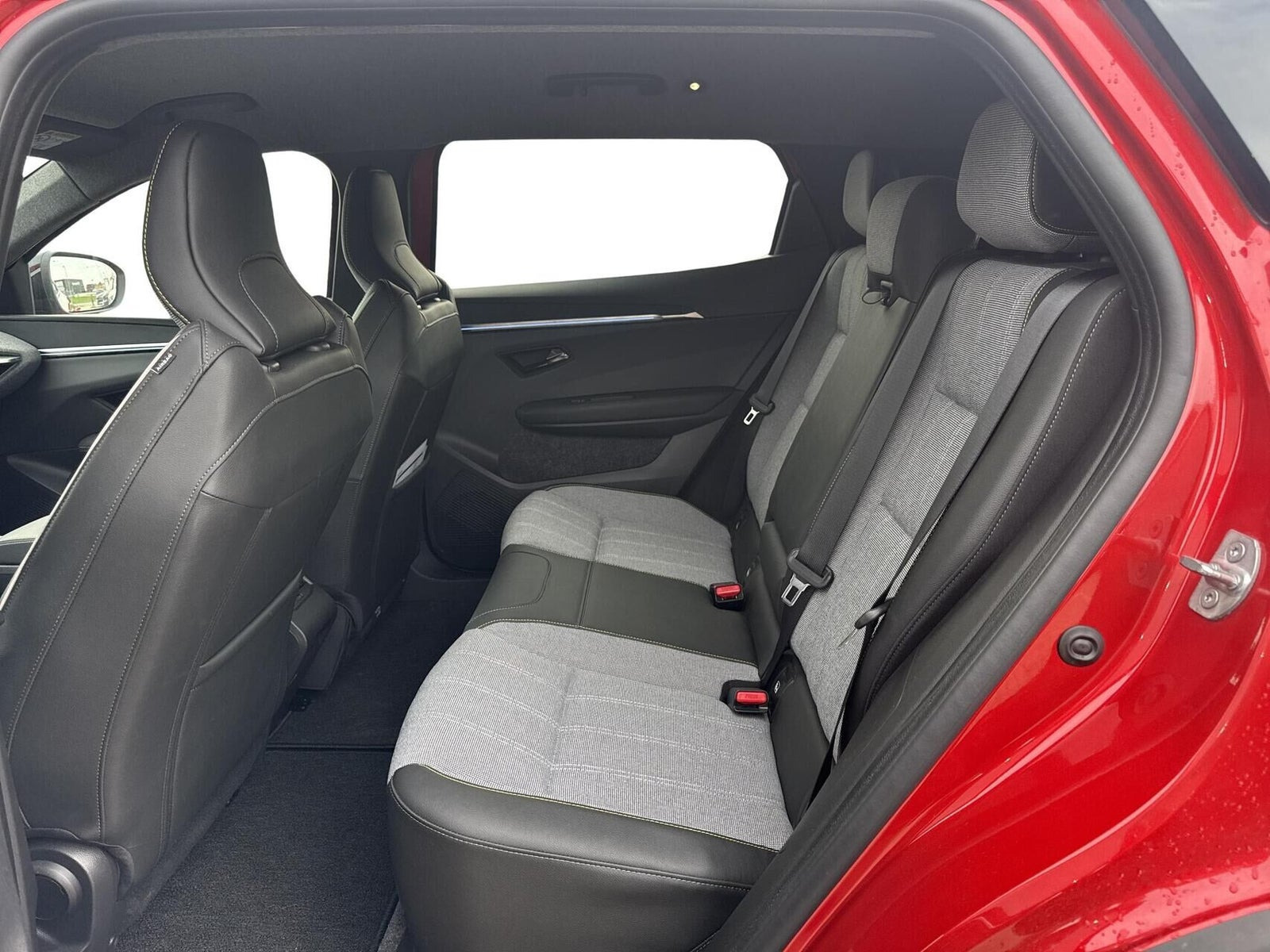 Rød Renault Scenic E-Tech fra 2026