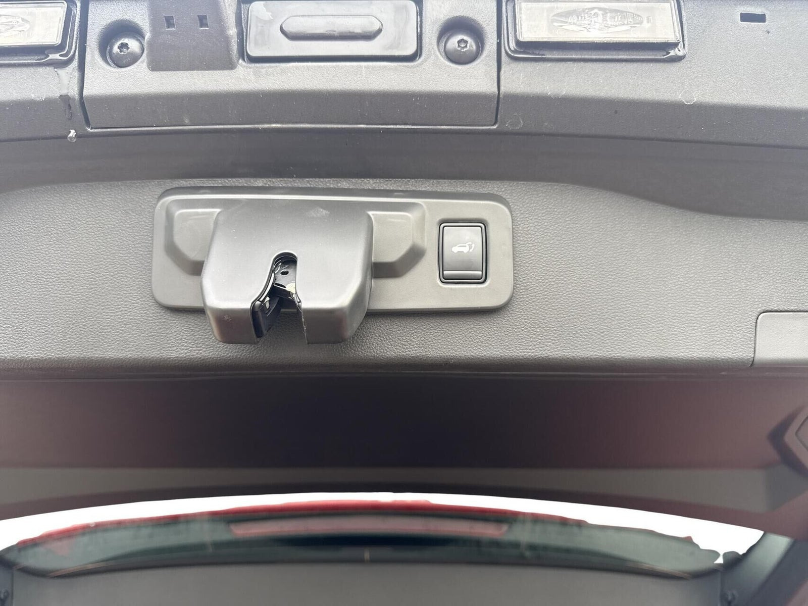 Rød Renault Scenic E-Tech fra 2026