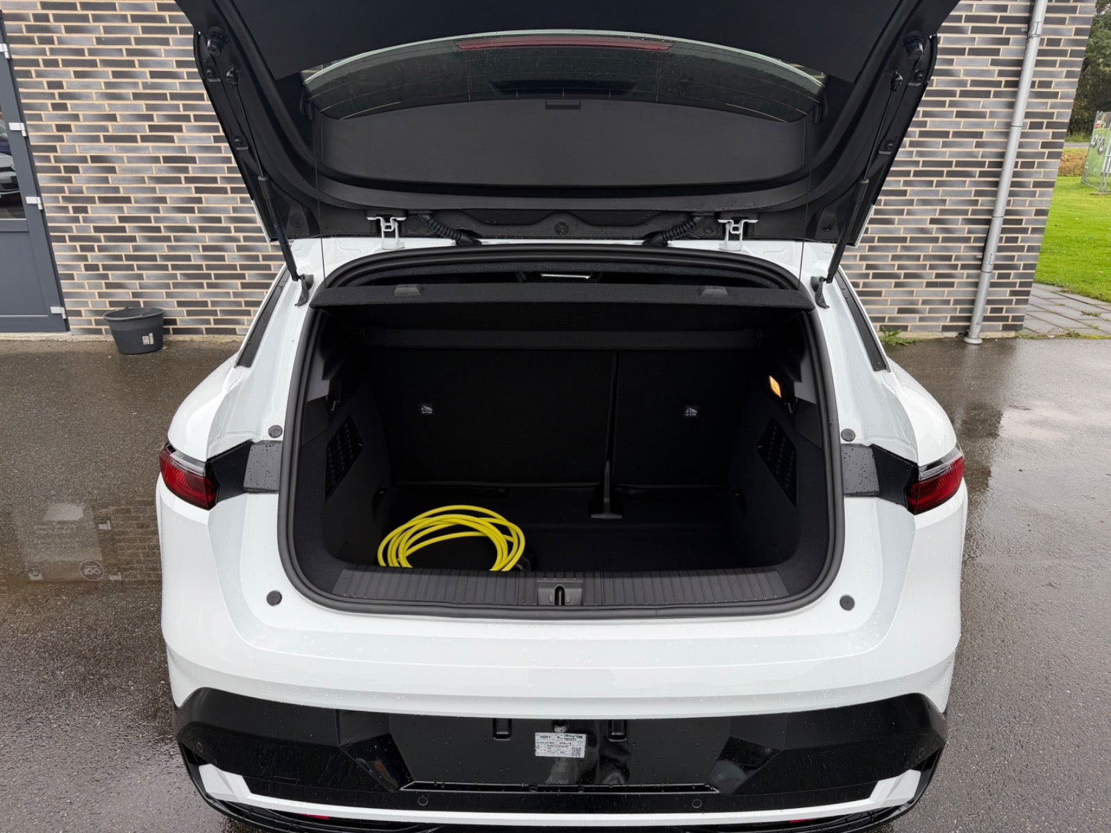 Hvid Renault Megane E-Tech fra 2026