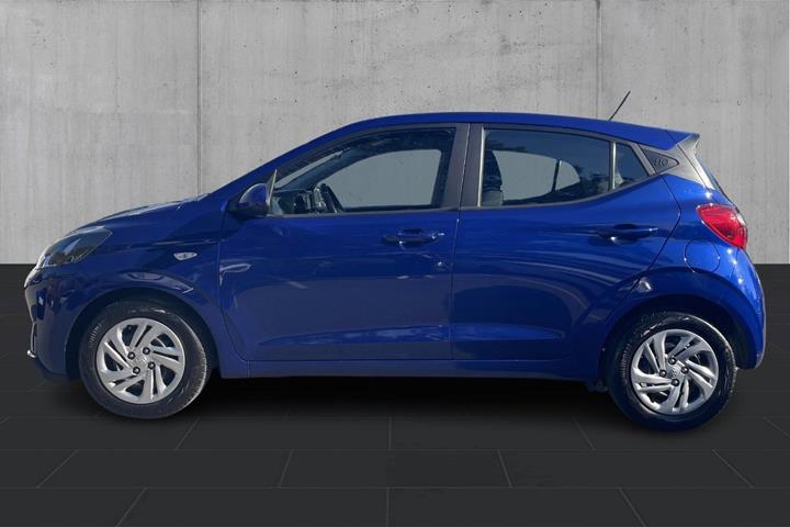 Blå Hyundai i10 fra 2021