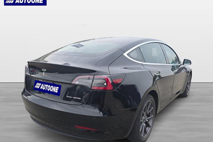 Sort Tesla Model 3 fra 2019