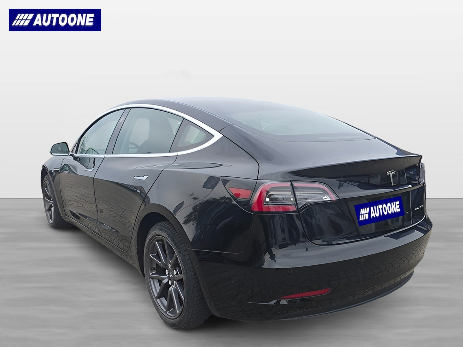 Sort Tesla Model 3 fra 2019