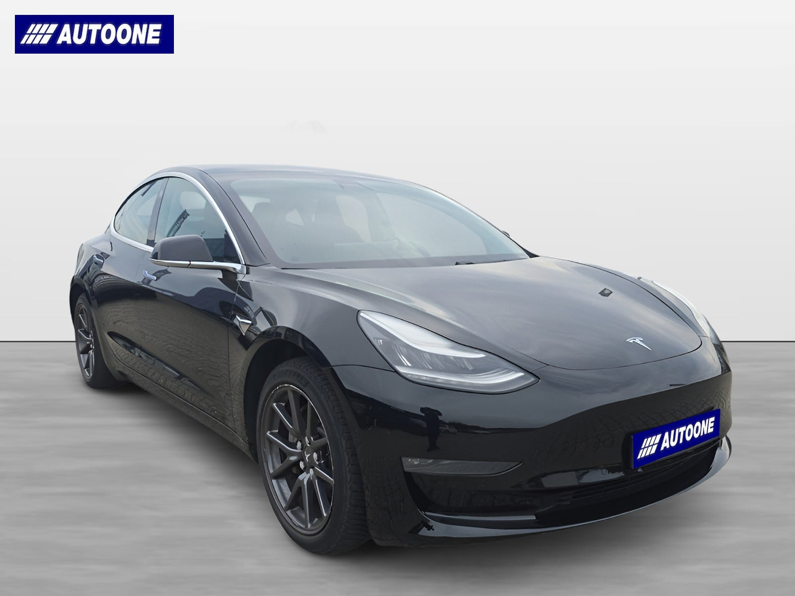 Sort Tesla Model 3 fra 2019