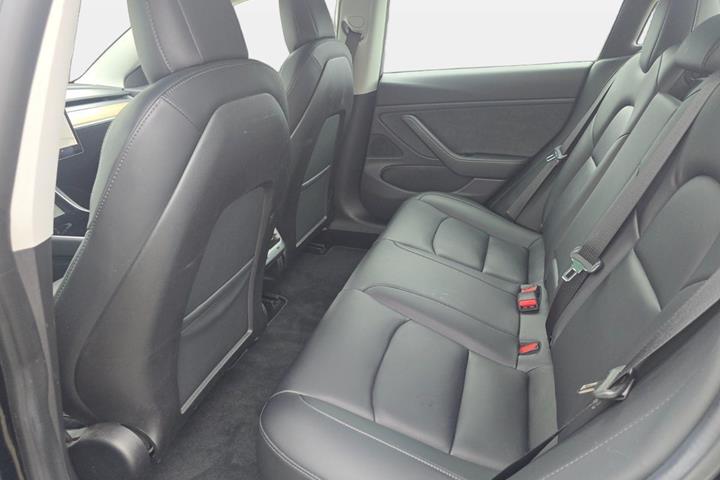Sort Tesla Model 3 fra 2019