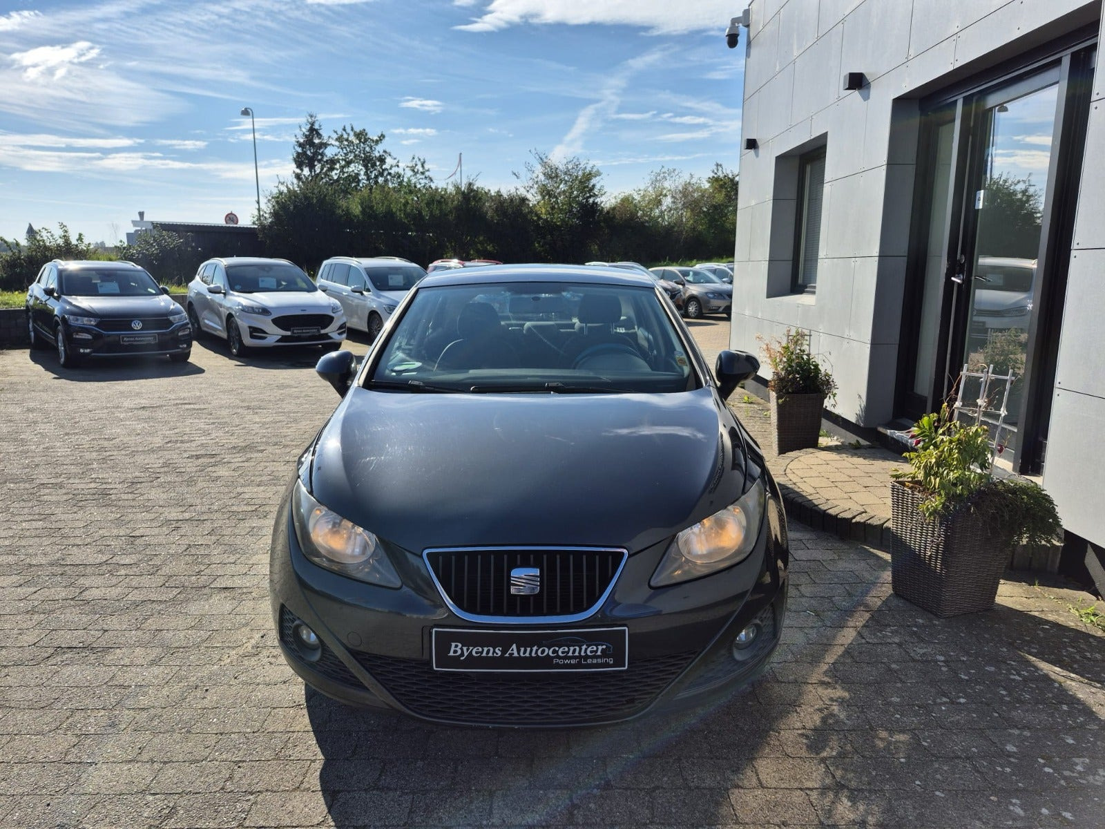 Grå Seat Ibiza fra 2011