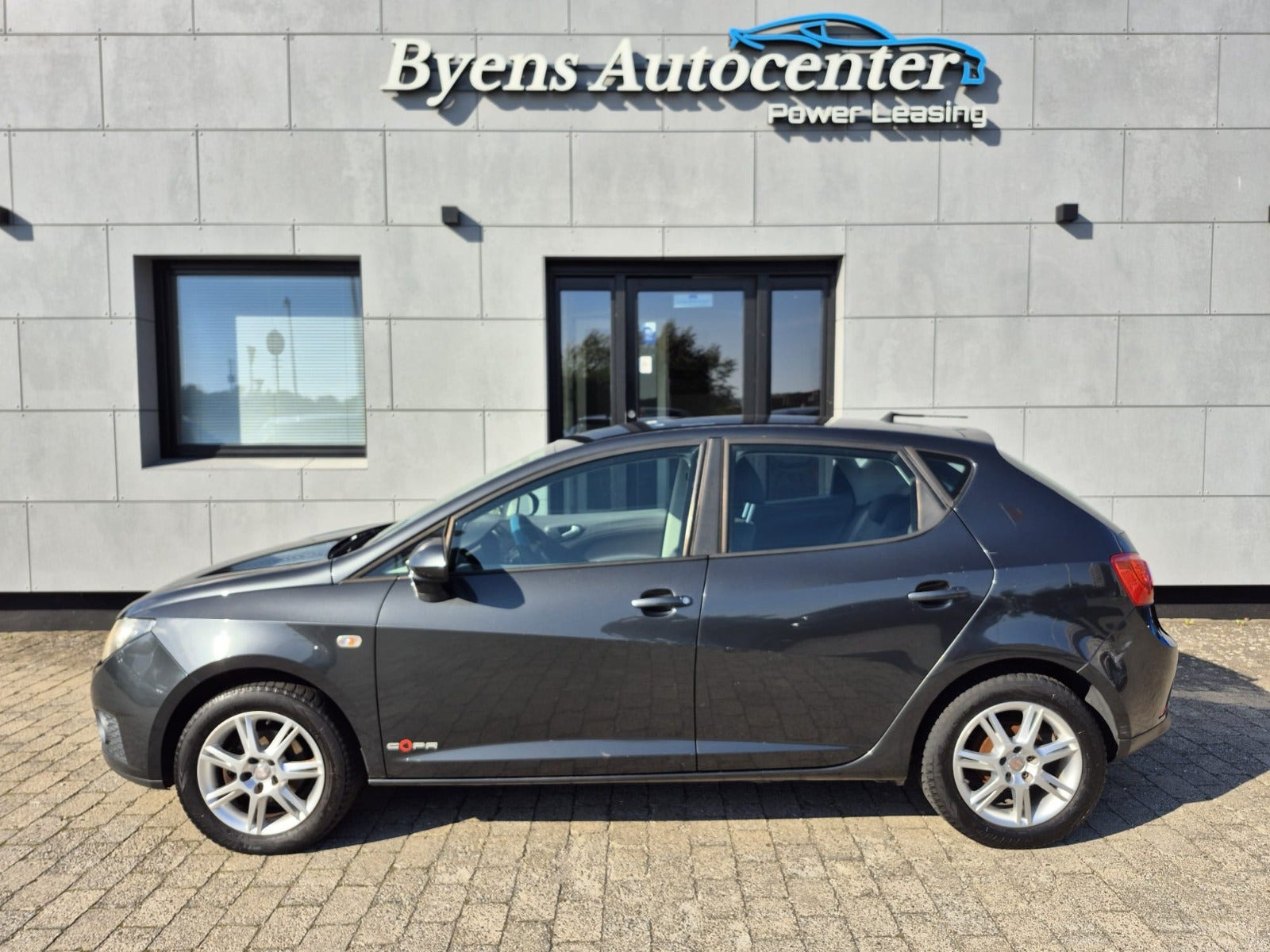 Grå Seat Ibiza fra 2011