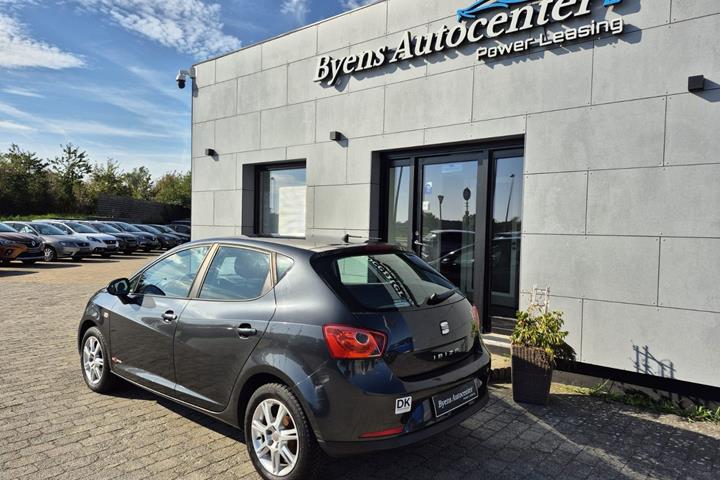 Grå Seat Ibiza fra 2011