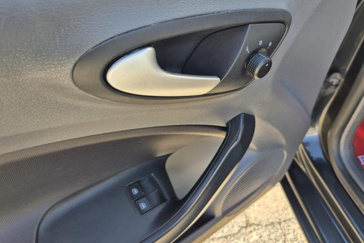 Grå Seat Ibiza fra 2011