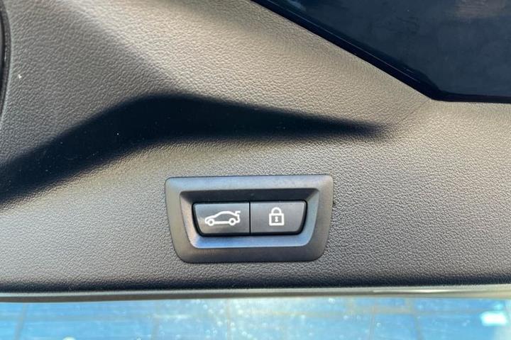 Sort BMW X5 fra 2022
