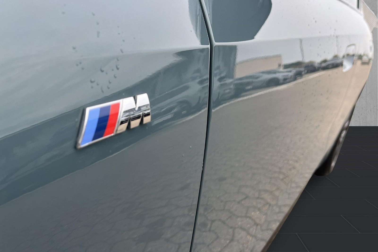 Grøn BMW iX1 fra 2024