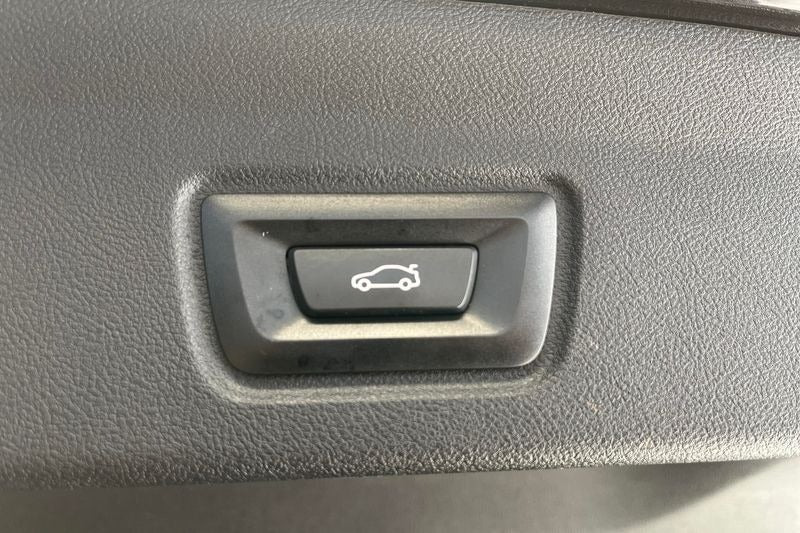 Sort BMW i4 fra 2023