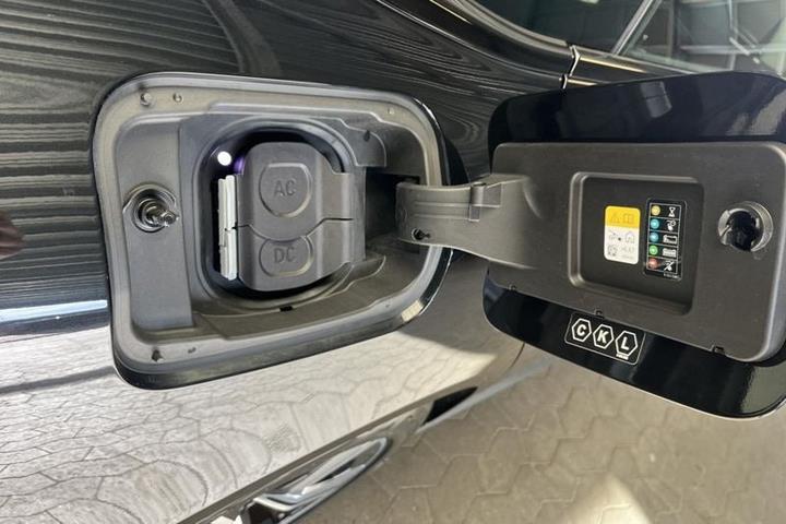 Sort BMW i4 fra 2023