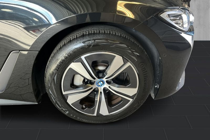 Sort BMW i4 fra 2023