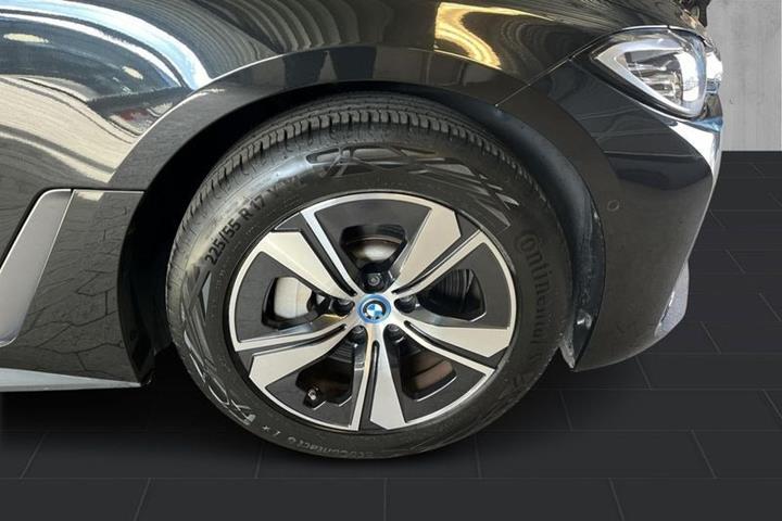 Sort BMW i4 fra 2023