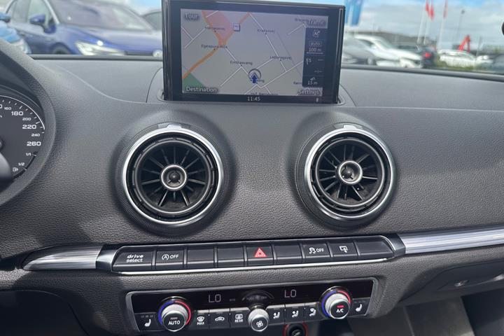 Sølv Audi A3 fra 2014