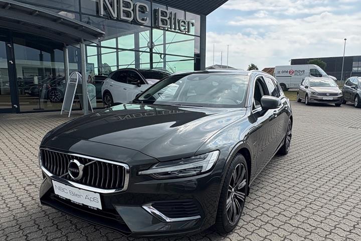 Grøn Volvo V60 fra 2022