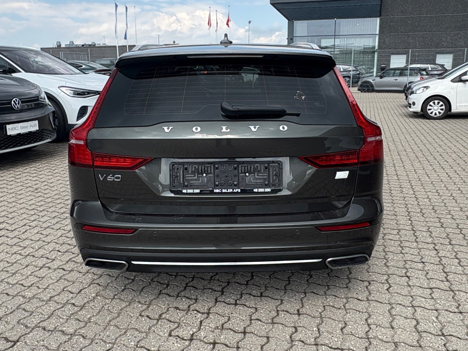 Grøn Volvo V60 fra 2022