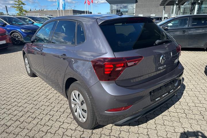 Grå VW Polo fra 2023