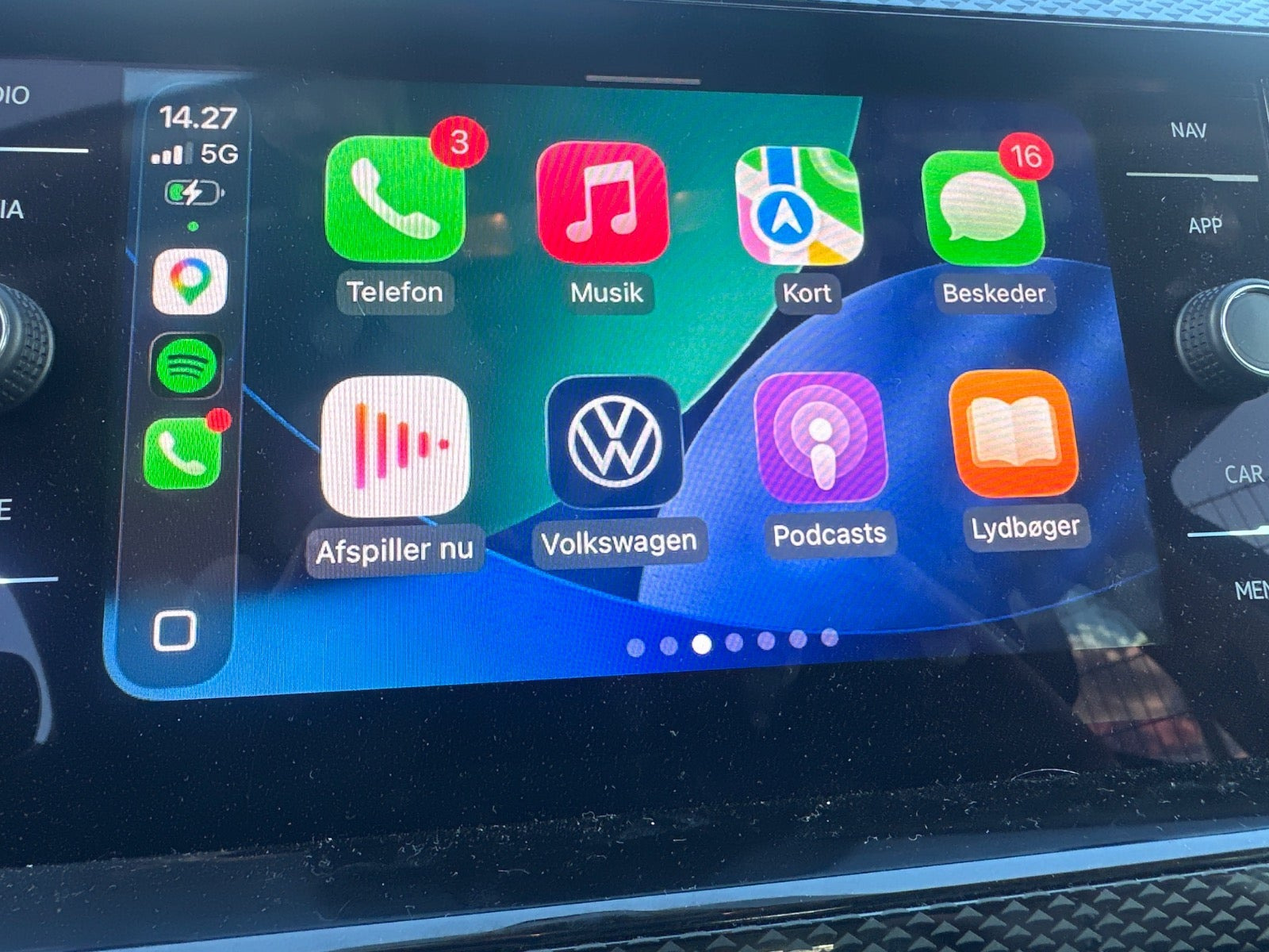 Grå VW Polo fra 2023