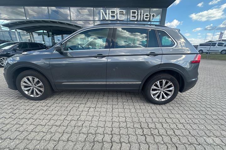 Grå VW Tiguan fra 2018