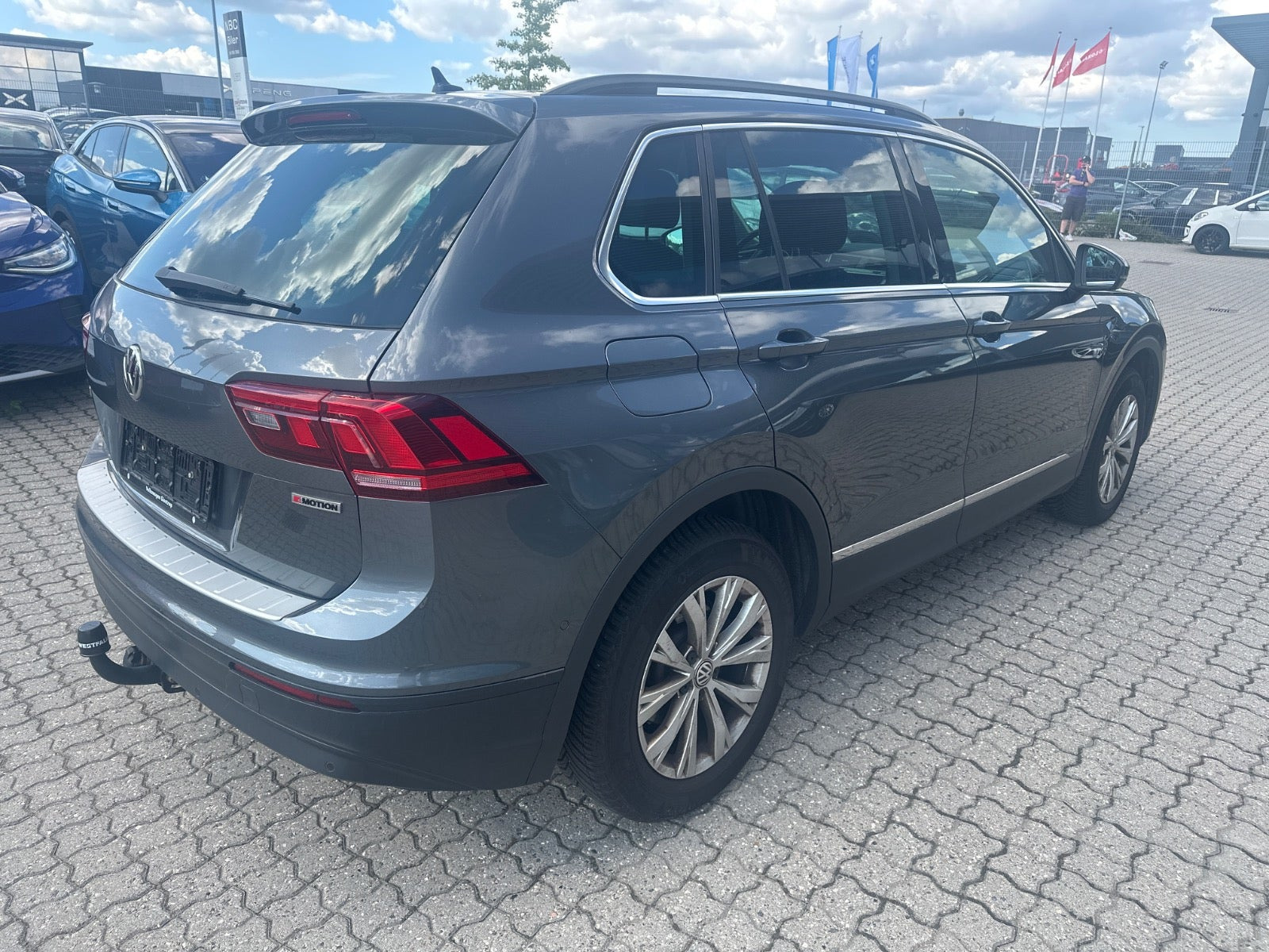 Grå VW Tiguan fra 2018