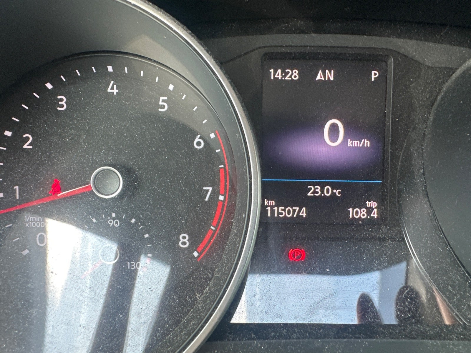 Grå VW Tiguan fra 2018