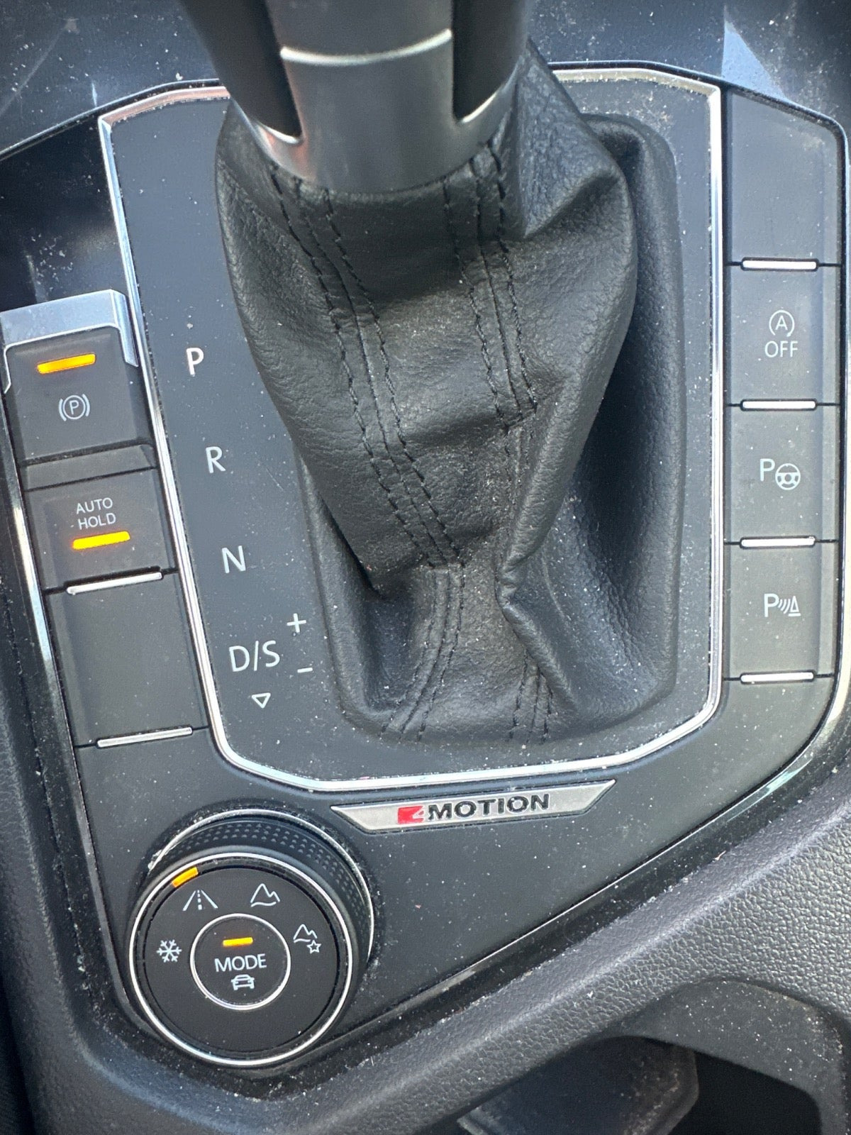 Grå VW Tiguan fra 2018