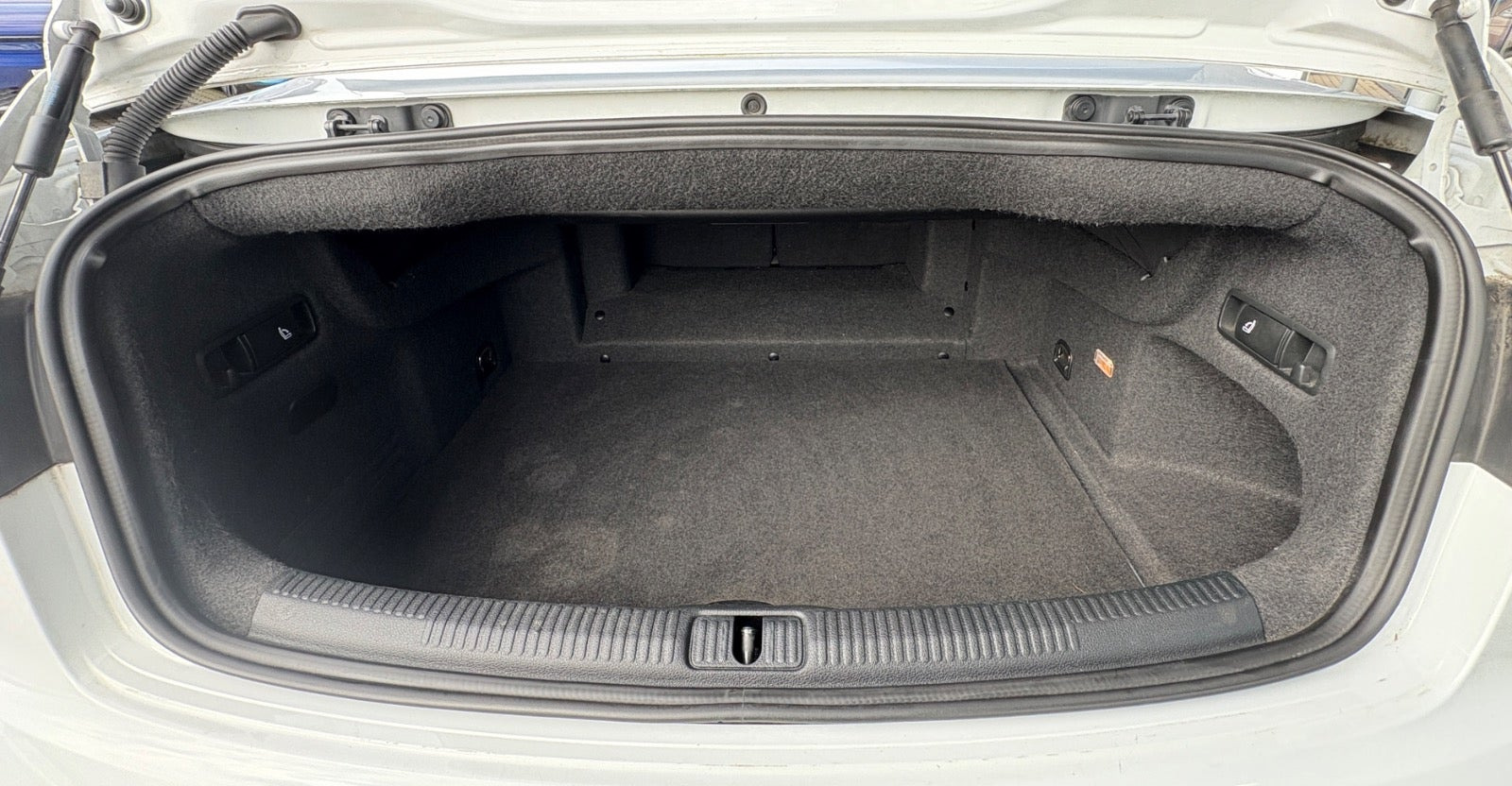 Hvid Audi A3 fra 2020