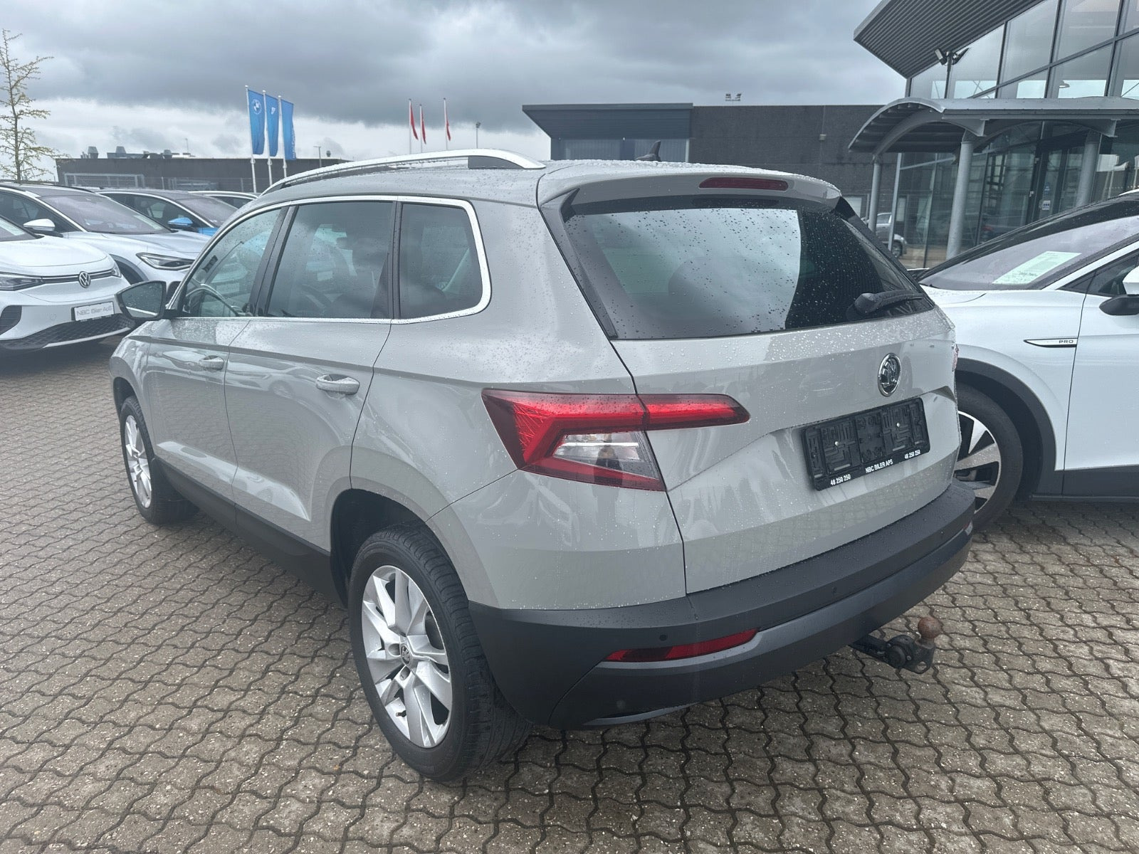 Grå Skoda Karoq fra 2019