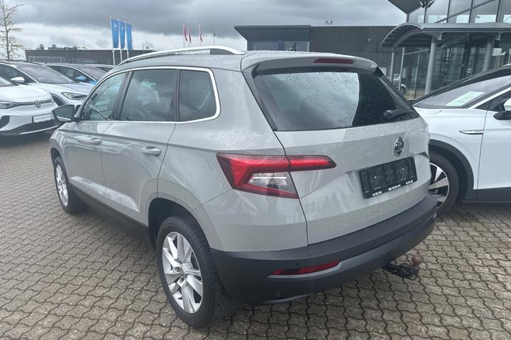 Grå Skoda Karoq fra 2019