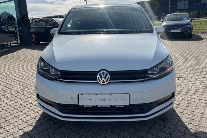 Hvid VW Touran fra 2018