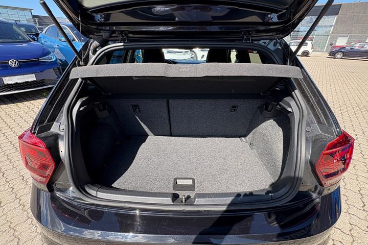 Sort VW Polo fra 2020