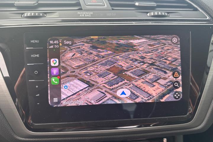 Grå VW Touran fra 2020