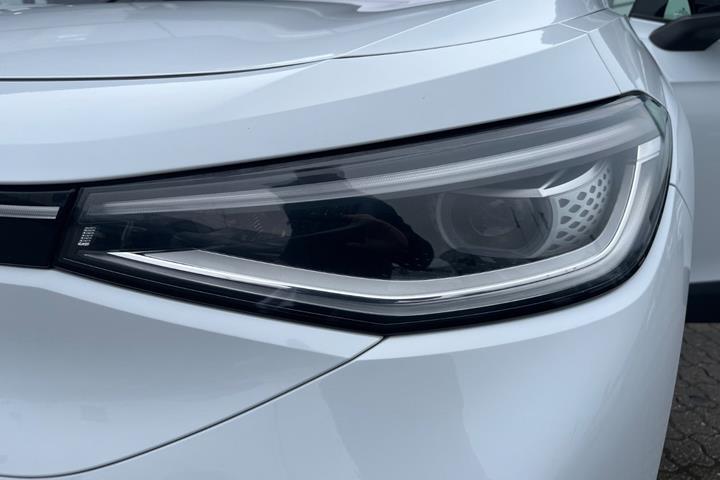 Hvid VW ID.4 fra 2021