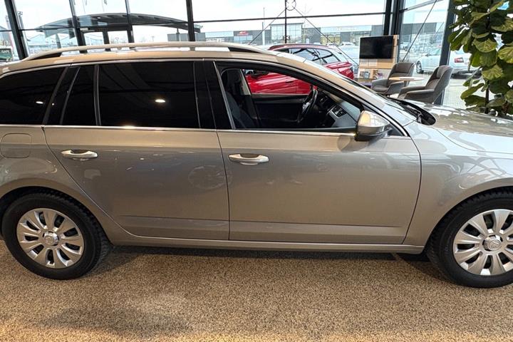Sølv Skoda Octavia fra 2017