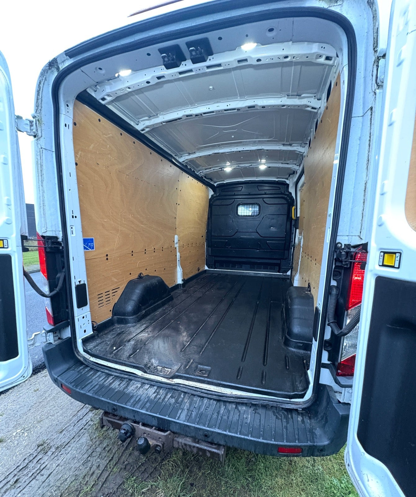 Hvid Ford Transit Custom 310 L2 fra 2018