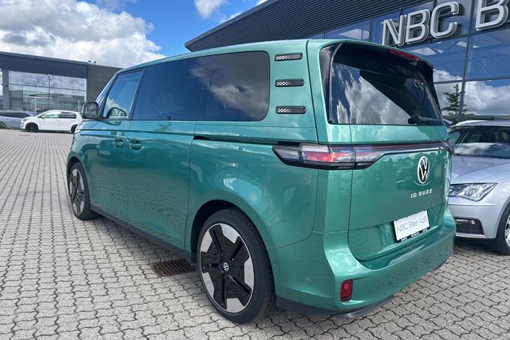 Grøn VW ID.Buzz fra 2023