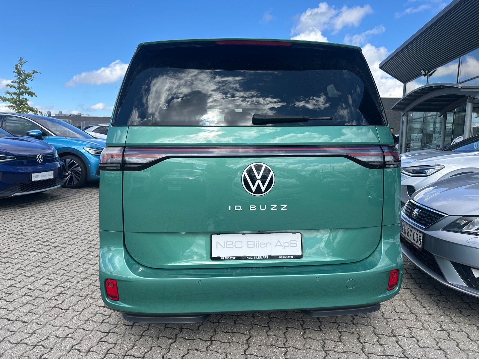 Grøn VW ID.Buzz fra 2023