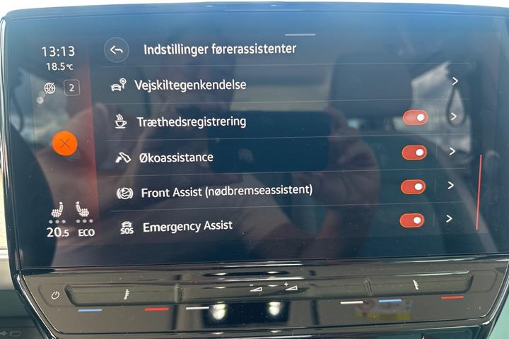 Grøn VW ID.Buzz fra 2023
