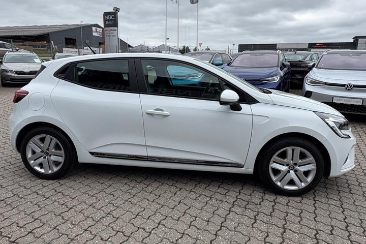 Hvid Renault Clio V fra 2022