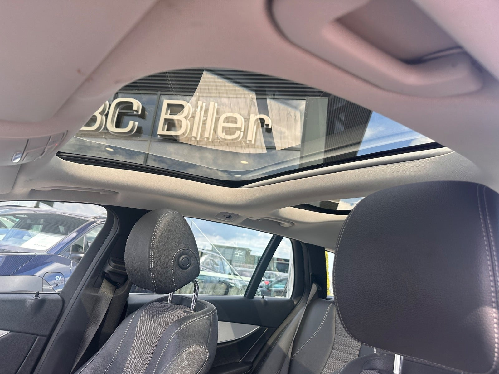 Grå Mercedes E300 de fra 2021