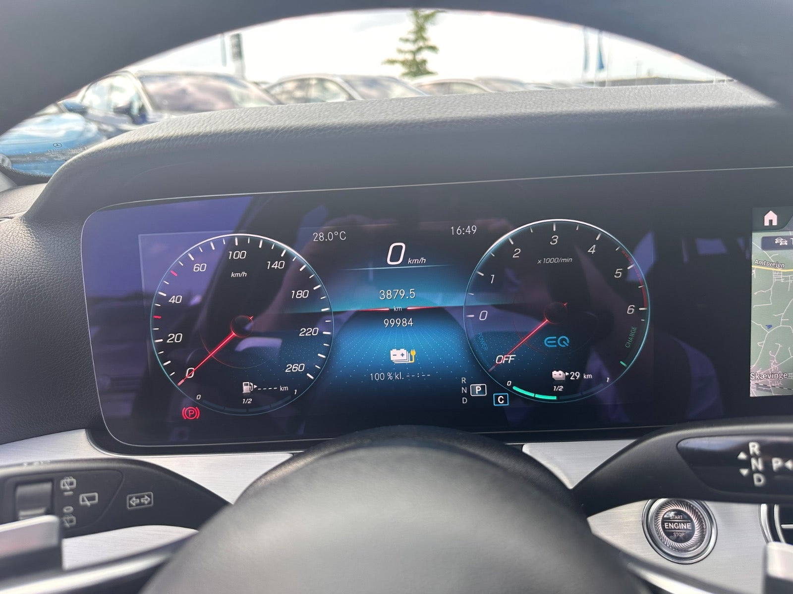 Grå Mercedes E300 de fra 2021