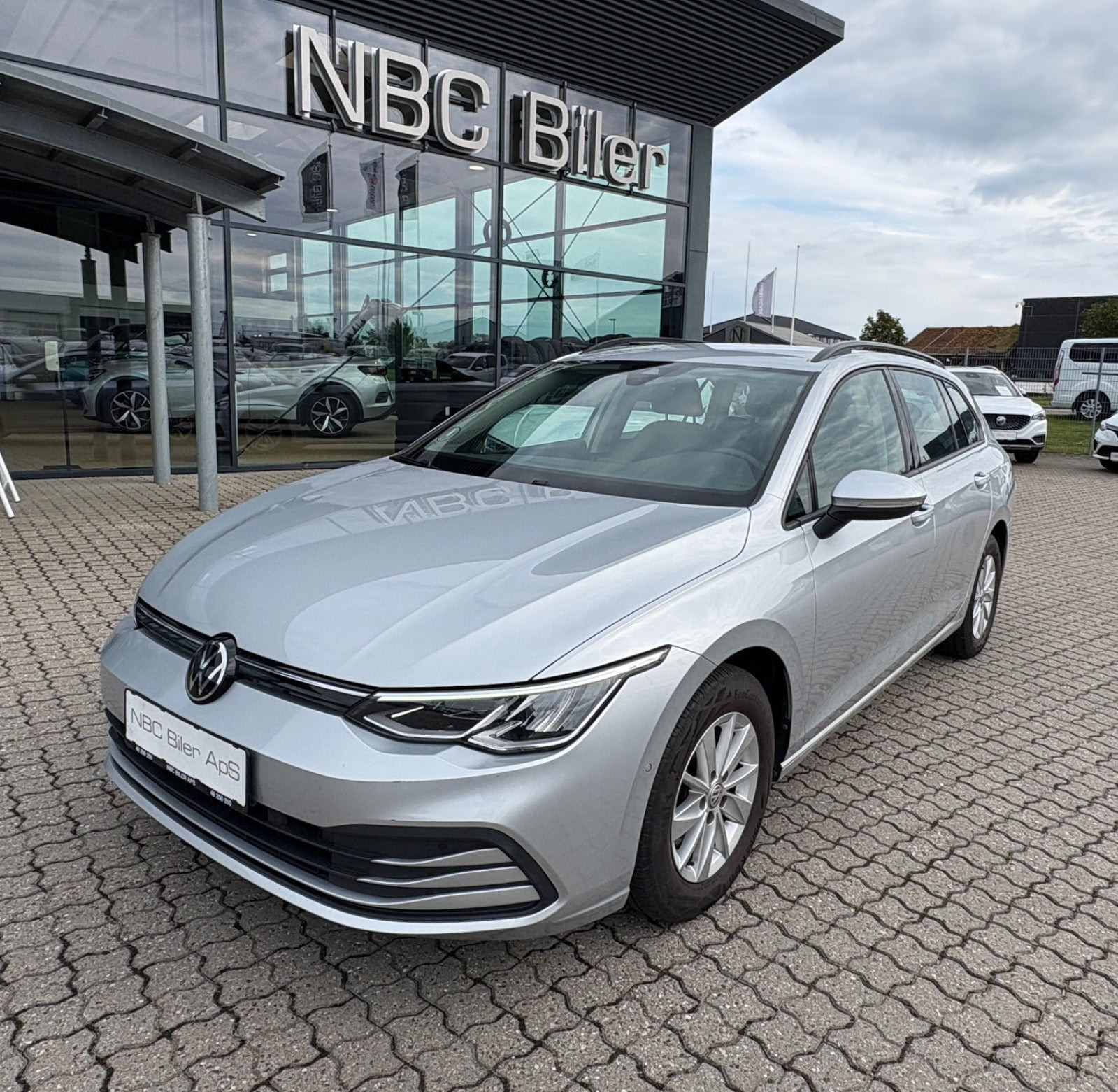 VW Golf VIII 1,5 eTSi 130 Life Variant DSG