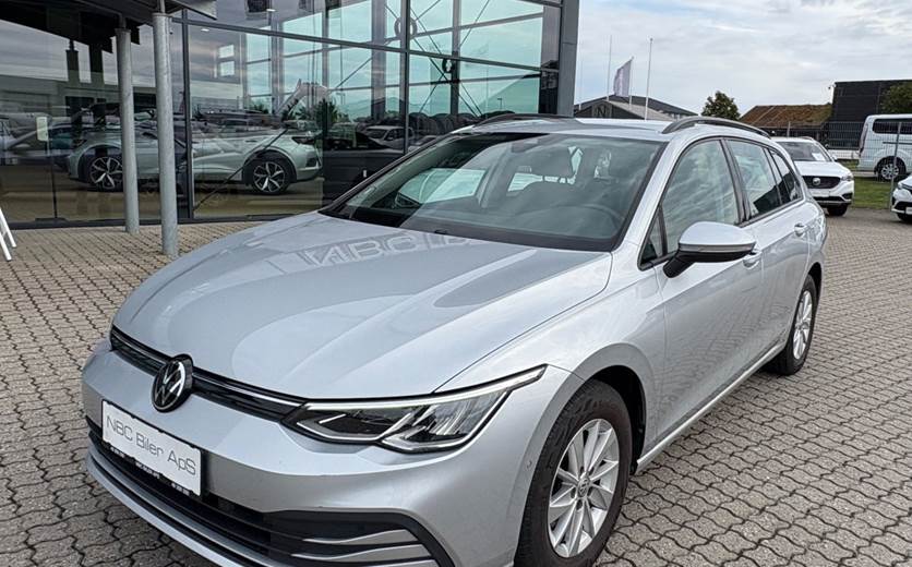VW Golf VIII 1,5 eTSi 130 Life Variant DSG