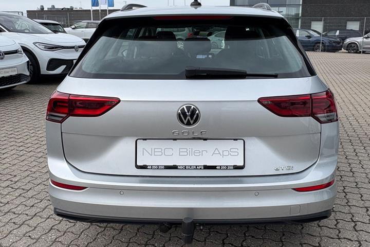 Sølv VW Golf VIII fra 2022