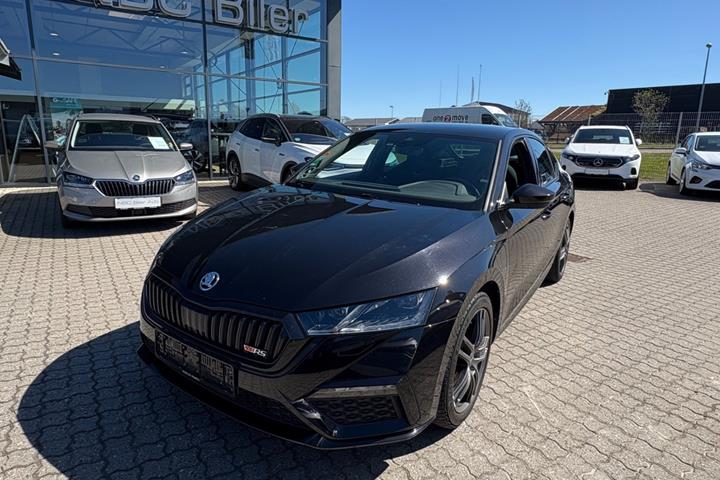 Sort Skoda Octavia fra 2022
