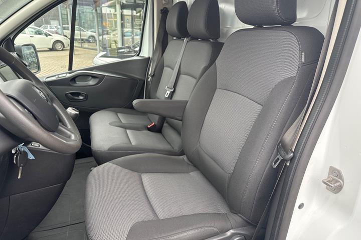 Hvid Renault Trafic T29 fra 2021