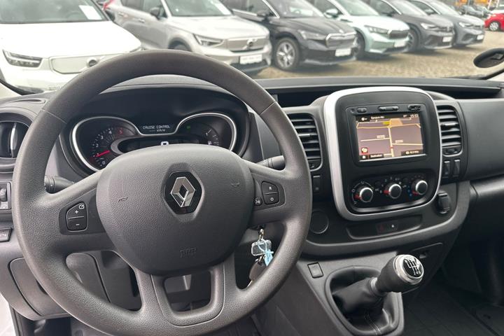 Hvid Renault Trafic T29 fra 2021