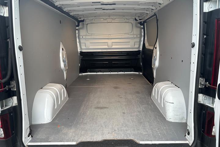 Hvid Renault Trafic T29 fra 2021